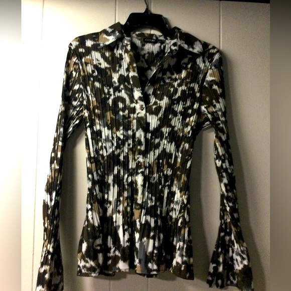 Apt 9 long sleeved button down, brown,white and black animal print. - Picture 1 of 2